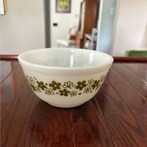 Vintage Pyrex 402 Spring Blossom Mixing Bowl